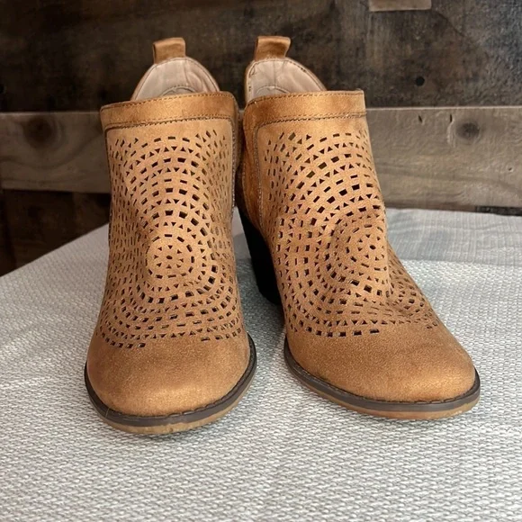 Verali Felix Ankle Caramel Laser Cut Ankle Boot Size 8 (EU 39) - Picture 2 of 7